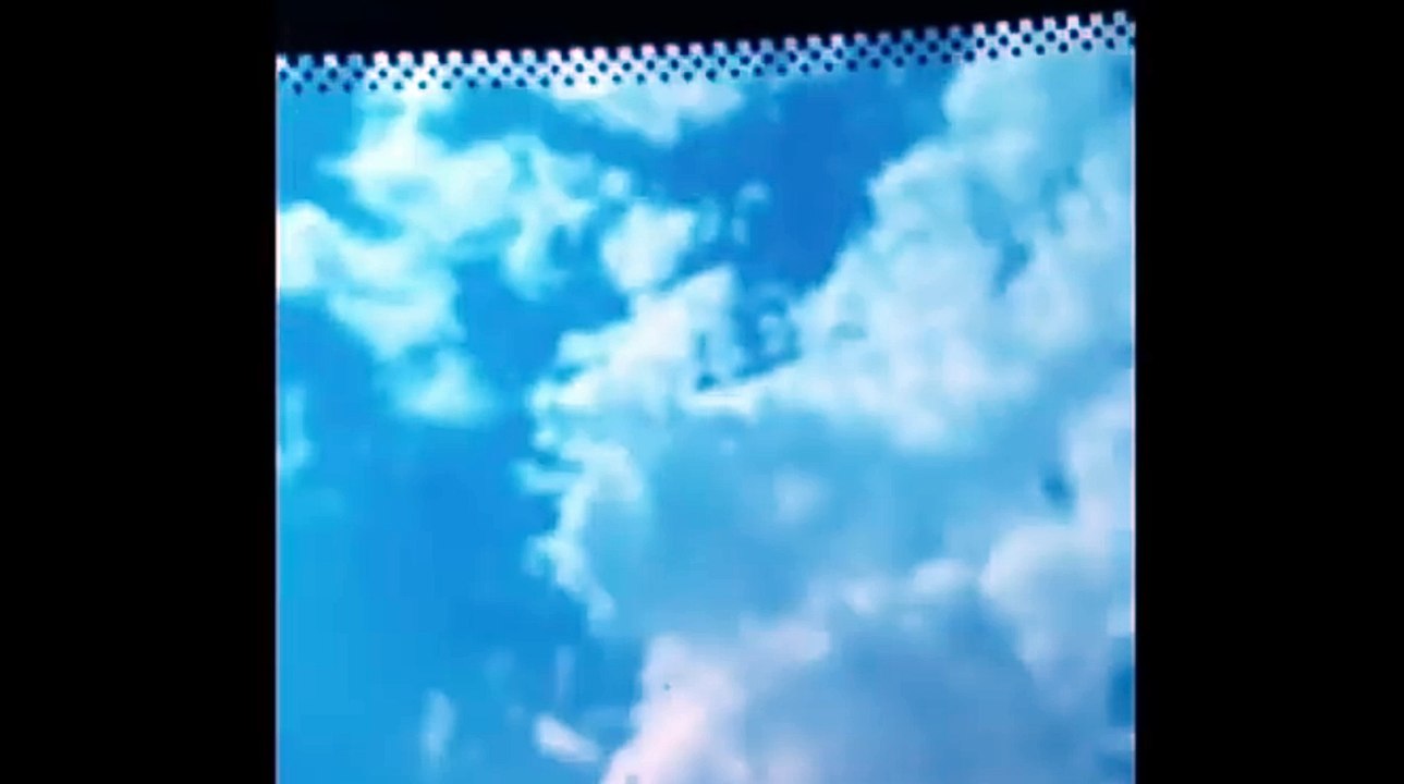 Umbrella Shaped UFO Over Mexico - Clear Footage