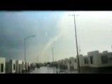 Momento en que impacta el tornado en Ciudad Acuña, Coahuila