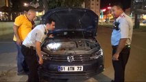 Adana Otomobilin Motoruna Sıkışan Kediyi Polis Kurtardı