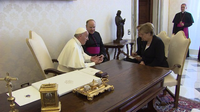 El papa y Merkel hablan de medio ambiente y terrorismo
