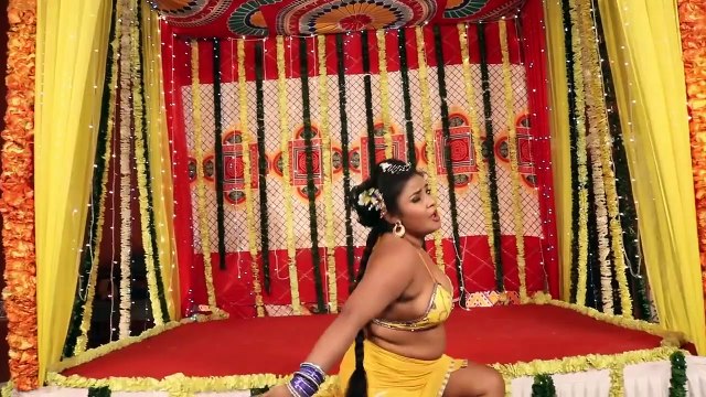 यूपी बिहार में बहाला _ UP Bihar Mein Bahala _ लेटेस्ट भोजपुरी आइटम सांग २०१७ _ HD _ भोजपुरी गाने