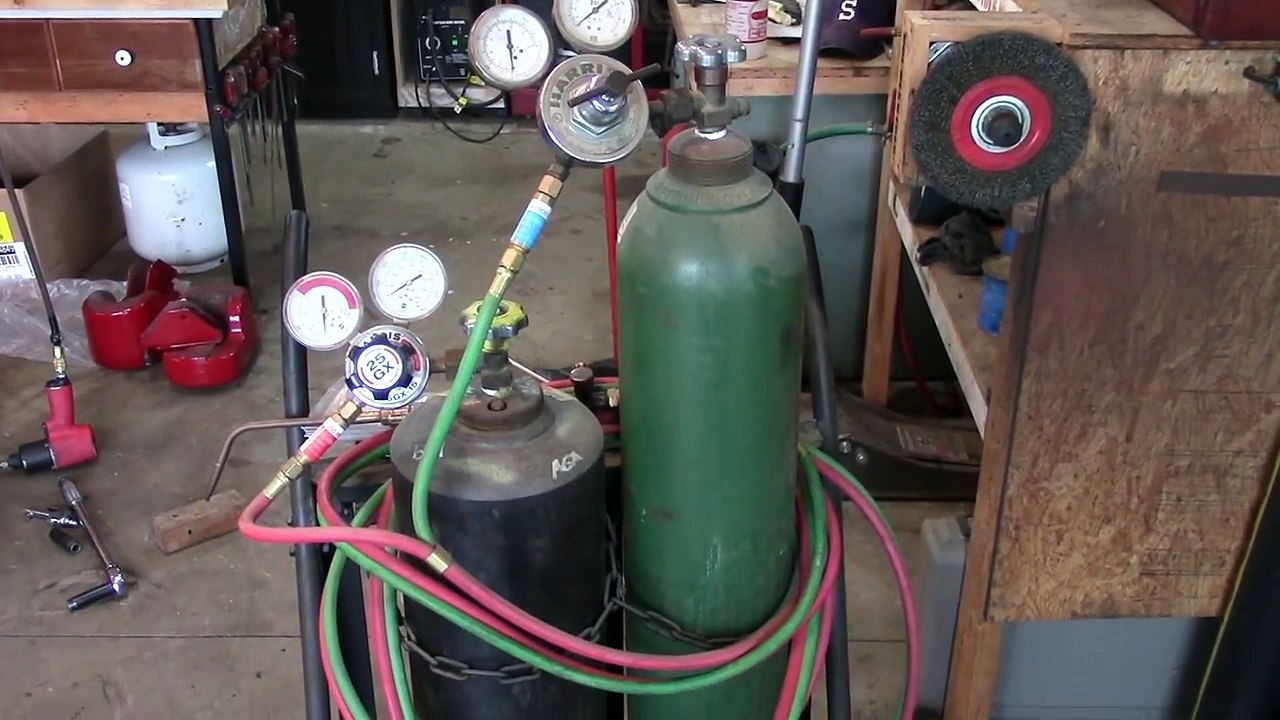 How To Remove A Stuck Pulley Off A Tractor Engine