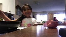 Su primer vídeo de mi nieta