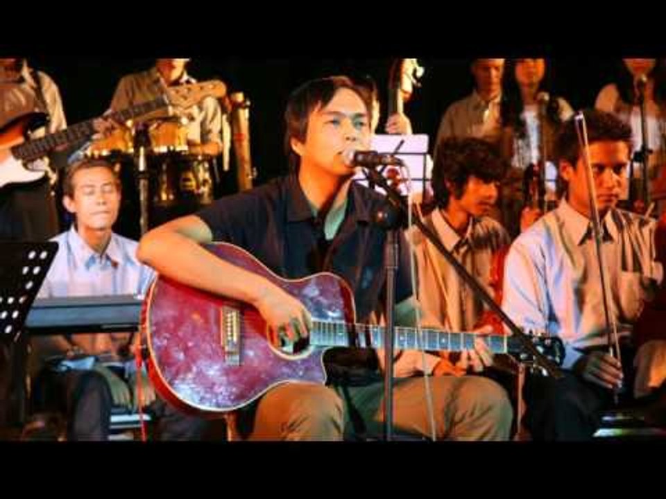 ဂီတမွဴး အကယ္ဒမီ ဒီရာမိုရ္နဲ႔ ေတြ႕ဆံုျခင္း