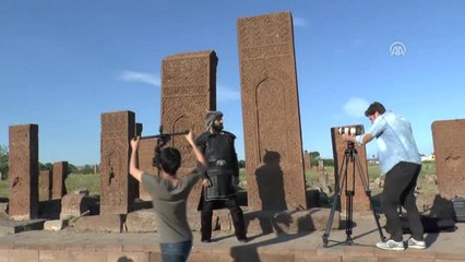 Dombra" Şarkısına Arapça Klip Çekiyor