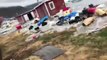 Des habitants en Groenland fuient un tsunami au alors que les vagues emportent d'énormes blocs de glace