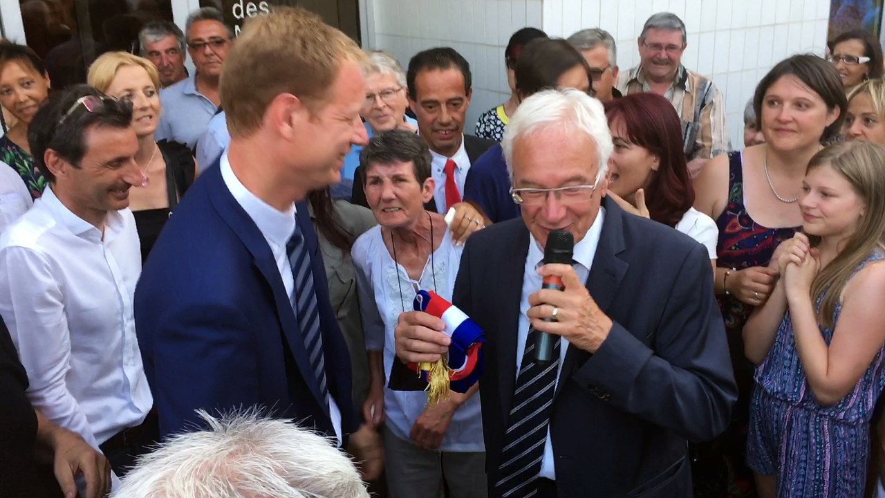 Législatives - 13e circonscription des Bouches-du-Rhône : Gaby Charroux remet l'écharpe de député à Pierre Dharréville