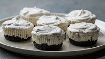 Mini Cookies 'N' Cream Ice Cream Pies
