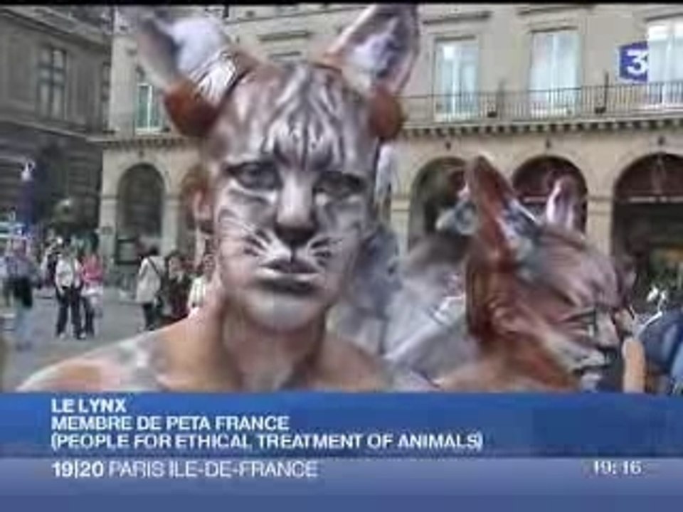 Manifestation antifourrure PETA à Paris du 2 oct 2007