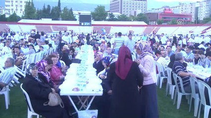 Kaynak: (Kılıçdaroğlu) Yollara Düşüp Protesto Eylemlerinde Bulunması Akla Ziyan Bir Iştir"