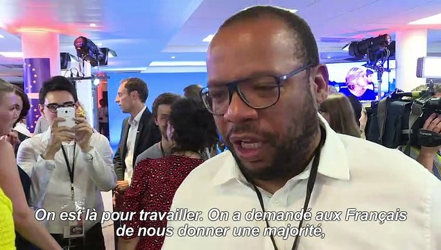 Législatives: la joie des militants au QG de REM à Paris