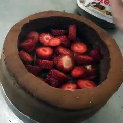 Bolo Rústico Ninho com Morango e Nutella