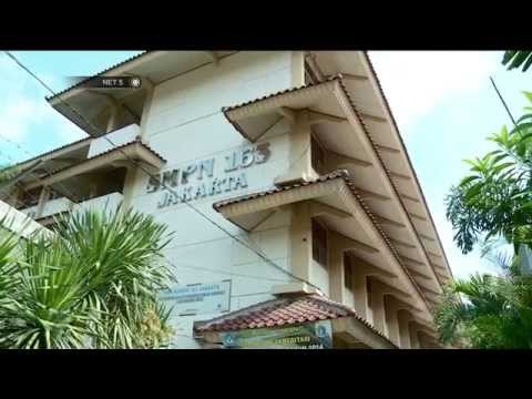 Jenazah siswa SMP terjatuh dari lantai 4 tiba di rumah duka - NET5