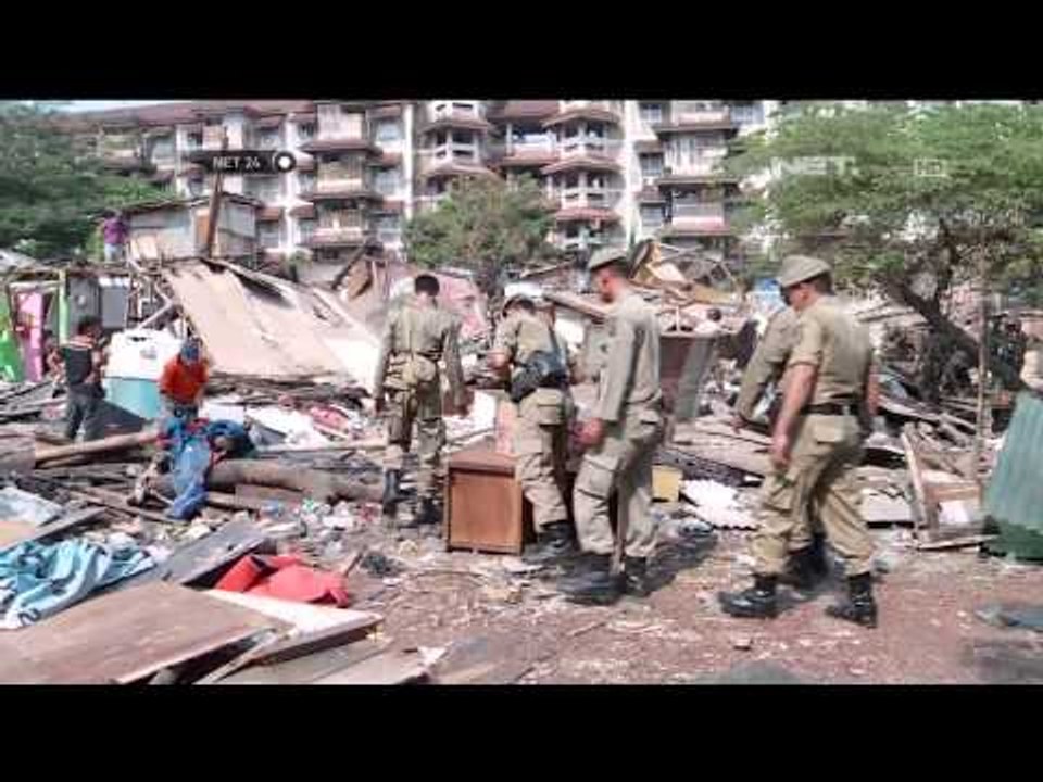 Penertiban lapak pedagang kaki lima di Jakarta - NET24