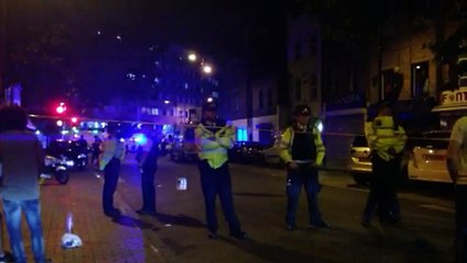 Lieferwagen rammt Fußgänger in London nahe Moschee