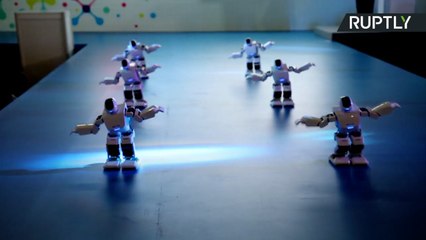 Em Xangai, robôs arrasam na dança