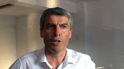 Le macroniste Olivier Allain applaudi