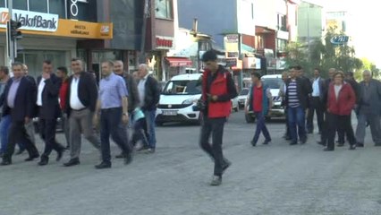 Adalet İçin 2 Dakikalık "Duran Adam" Eylemi