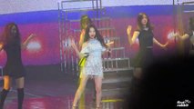 Nayeon (TWICE) diện váy ngắn nóng bỏng trong TWICELAND Concert