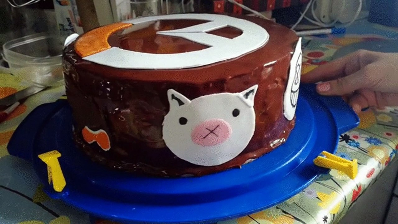 Overwatch: Cake I made for a good friend for his birthday