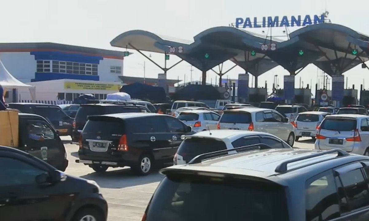 Pemudik Pulang Lebih Awal, Gerbang Tol Palimanan Padat