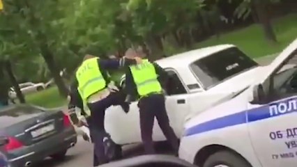 10 policiers pour un automobiliste