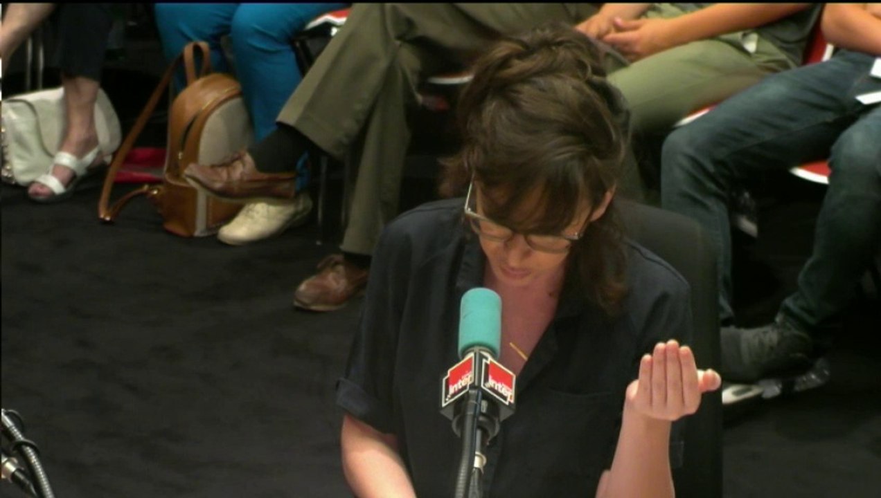 L'ascenseur, mascotte de l'immeuble - La Drôle D'Humeur De Nora Hamzawi