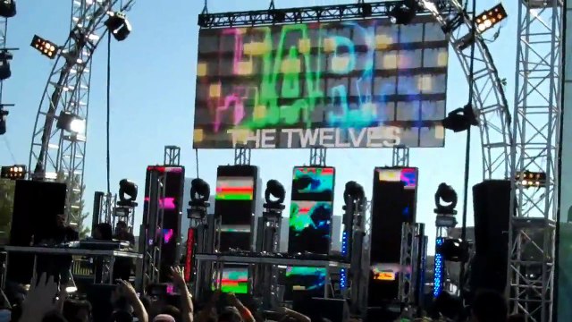 The Twelves @ HARD Summer 2010 - 'Robot Boy (Daft Punk Air)'