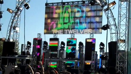 The Twelves @ HARD Summer 2010 - 'Robot  Boy (Daft Punk Air)'