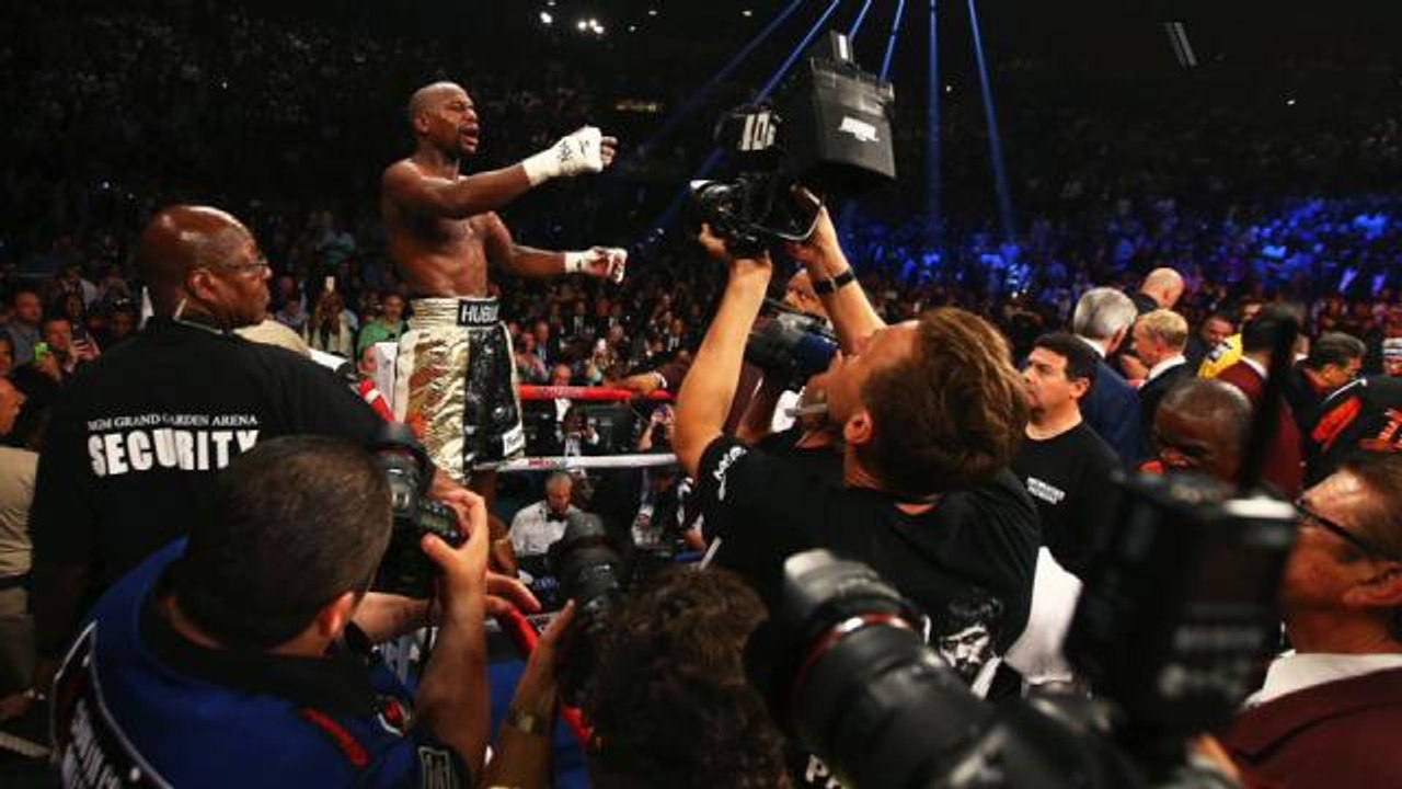 Al Iaquinta gives Conor McGregor a chance in Mayweather fight: 'I hope he shocks the world'