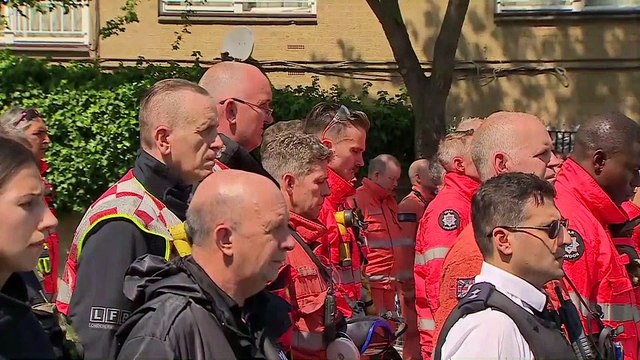 Sky News_People across the UK paused to remember the victims 19Jun17