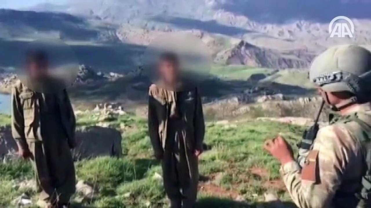 Teröristlerin teslim olma anı saniye saniye kaydedildi