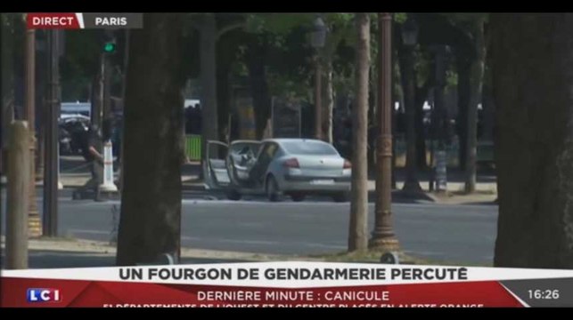 Champs-Elysées : Un homme armé fonce sur un fourgon de gendarmes (Vidéo)