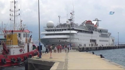 Lüks Gemiden İnen Turistlere Mehterli Karşılama