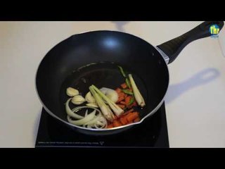 Episod 1 Menu Sahur Anna (Yee Mee Tomyam Putih Sotong)