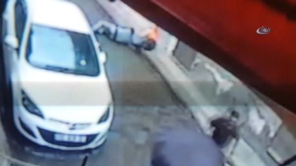 Sokak Ortasında Silahlı Saldırı Kamerada