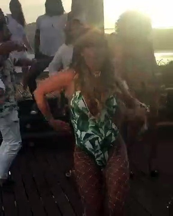 Luciana Abreu arrasa em videoclip