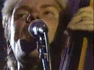 The Police - Walking on the moon (live)