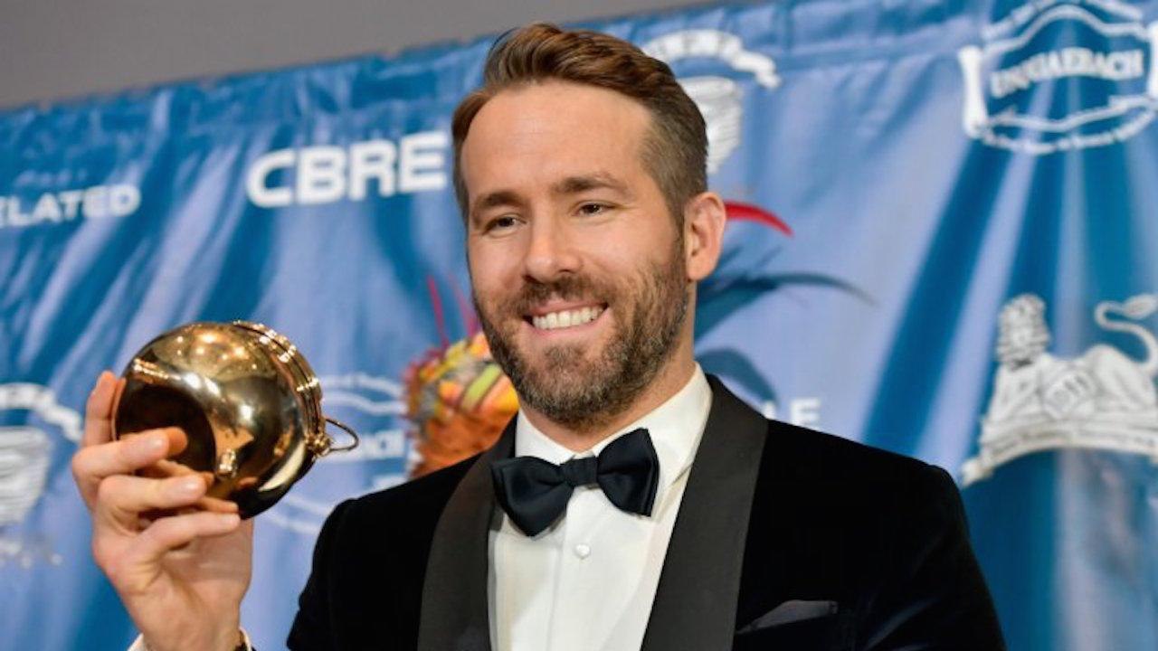 Ryan Reynolds Spent Father's Day Weekend Posting Incredible Tweets  | THR News