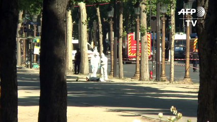 Armas encontradas em carro que avançou sobre polícia