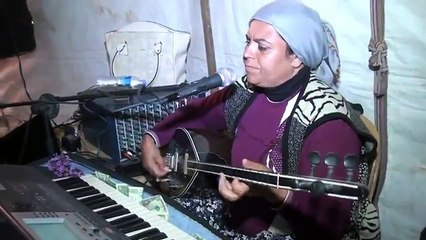 HELAL TEYZEYE DÜĞÜNDE ÇALIP ,DÖKTÜRÜYOR