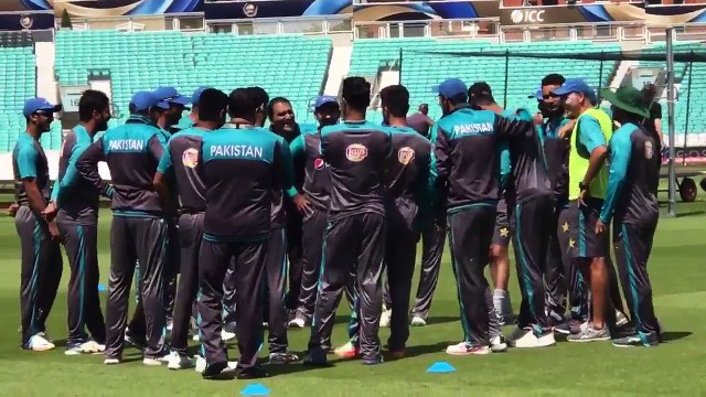 Pakistani Team before the Champions Trophy having a good laugh.. no pressure no fear