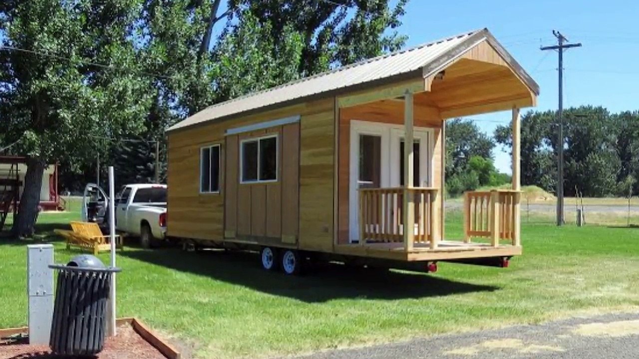 Pull Out Tiny House (232 Sq Ft) - TINY HOUSE TOWN