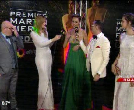 Paula conduciendo la alfombra roja Martín Fierro 2017 3 - 18 de Junio