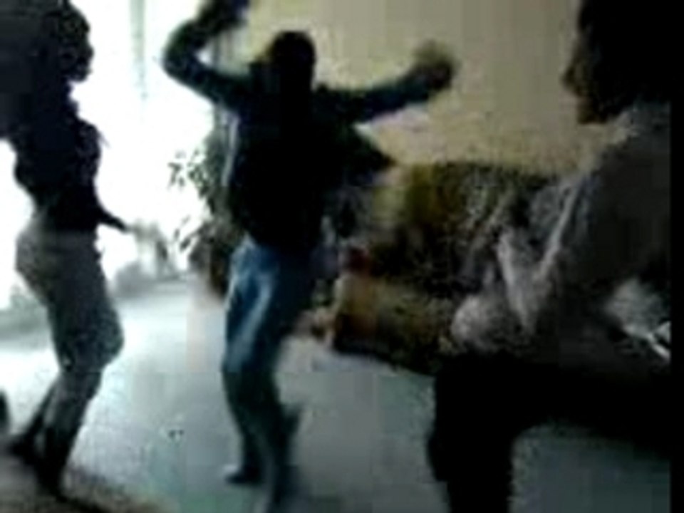 anta , sofia et sarah qui danse