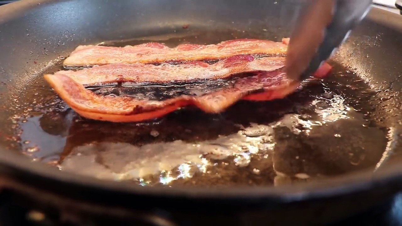 IN-N-OUT VS FIVE GUYS - HOMEMADE