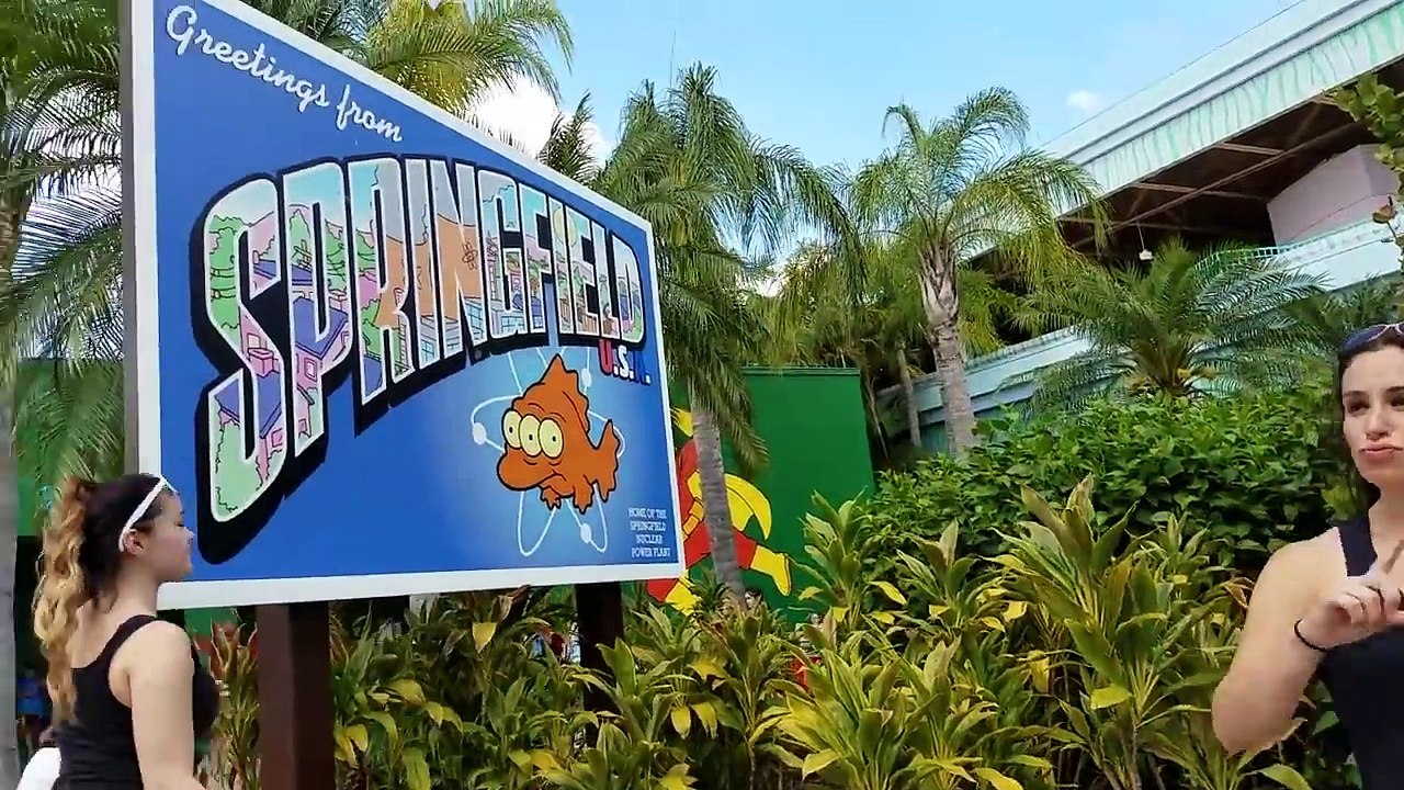 WE TRY SIMPSON'S FOOD