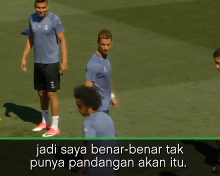 SEPAKBOLA: Umum: Saya Tak Punya Pandangan Ronaldo Ke Klub Lain - Ballack