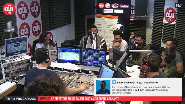 La radio OUI FM en direct vidéo /// La radio s'écoute aussi avec les yeux (3242)