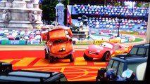 Des voitures en volant pour amusement amusement enfants foudre film jouet Disney mcqueen mater superman pixar